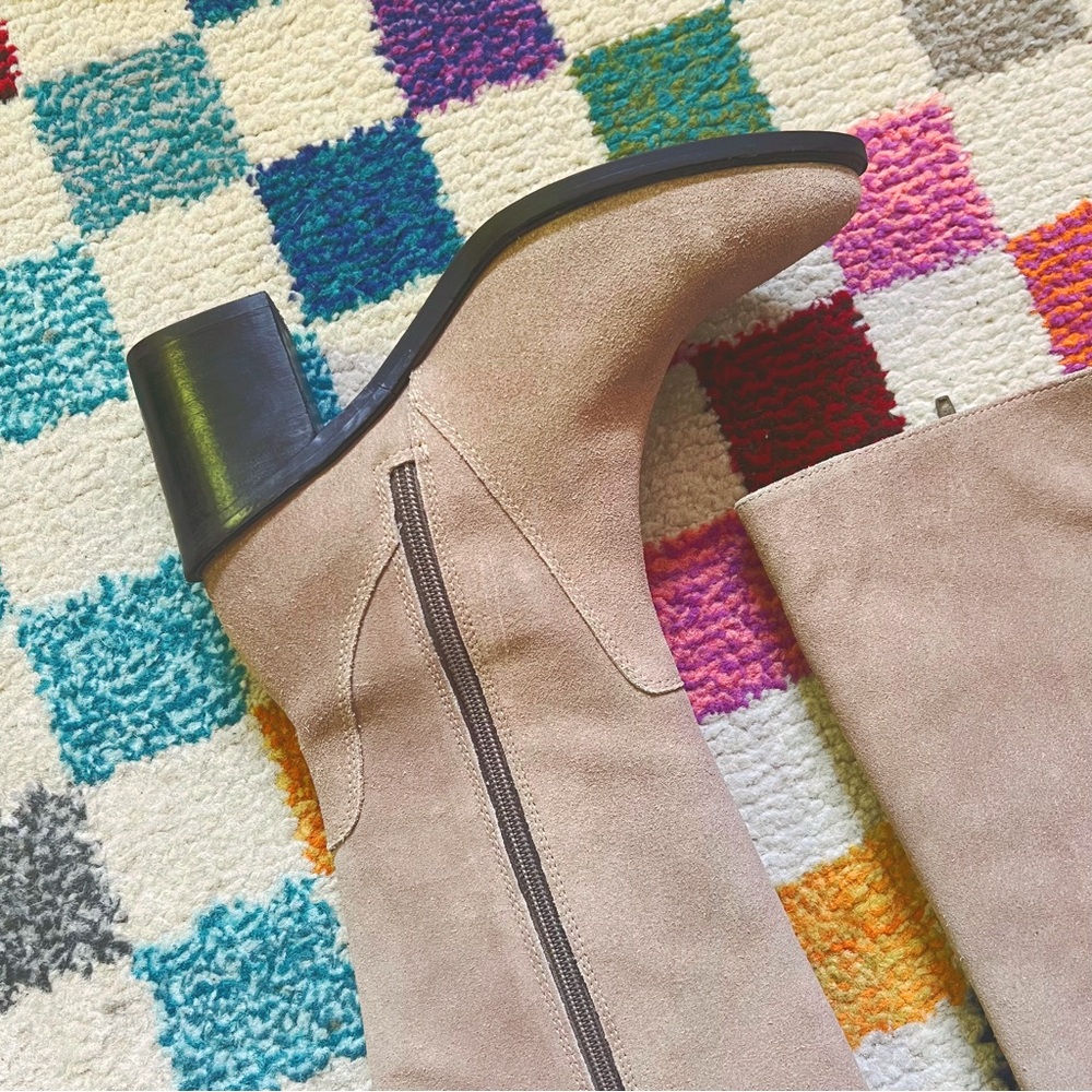 Seychelles Element Knee High Tall Boot, Genuine Suede Leather in Taupe size 6 - Picture 5 of 12